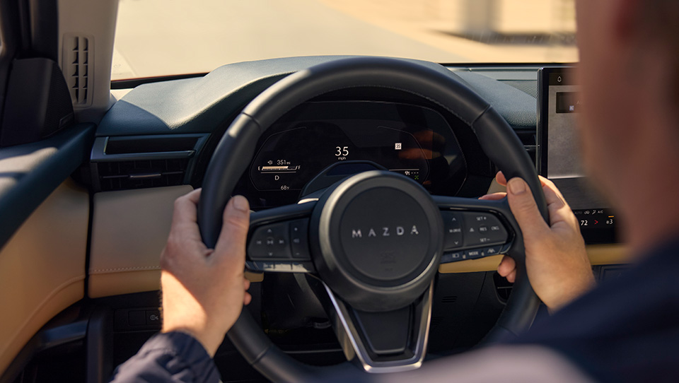 La imagen tiene un atributo ALT vacío; su nombre de archivo es Mazda-logo-2.jpg